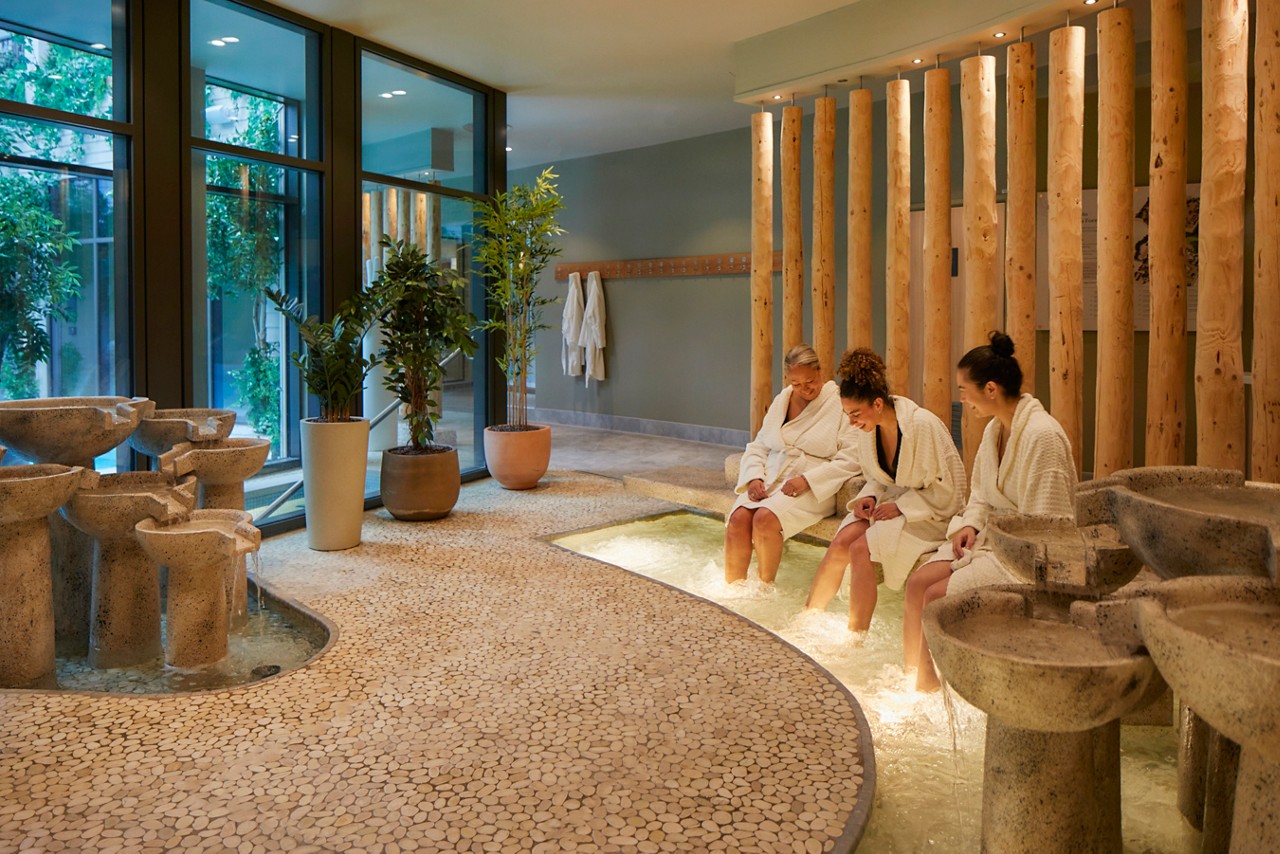 women at sole therapy